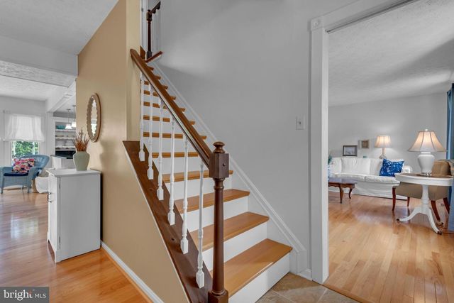 8328 SAIL CT, Pasadena, MD 21122