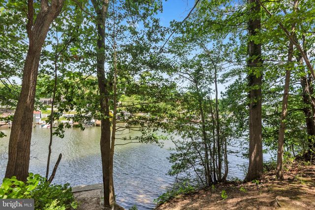 8328 SAIL CT, Pasadena, MD 21122
