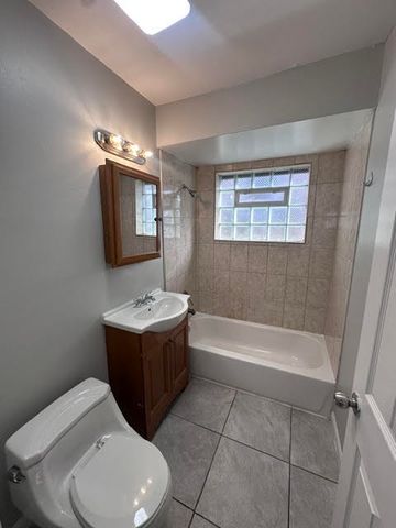 6848 S Keeler Avenue, Chicago, IL 60629