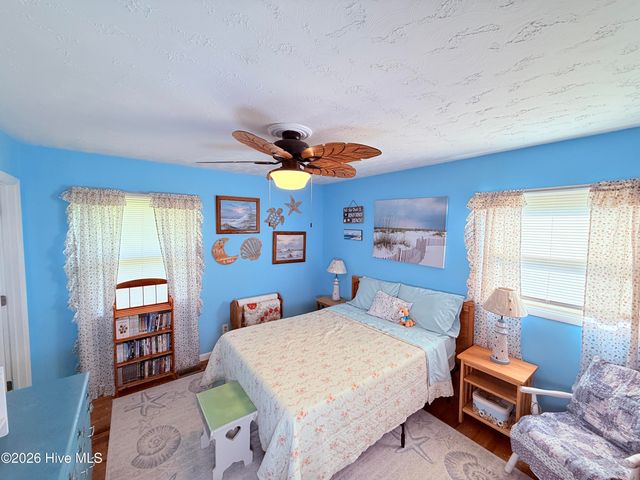 102 Yorkshire Drive, Jacksonville, NC 28546