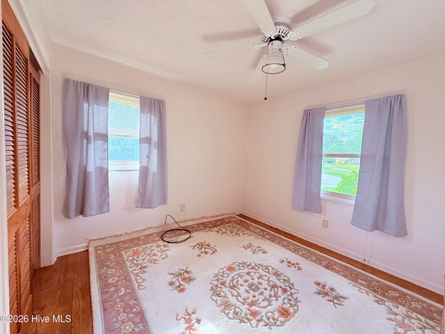 102 Yorkshire Drive, Jacksonville, NC 28546