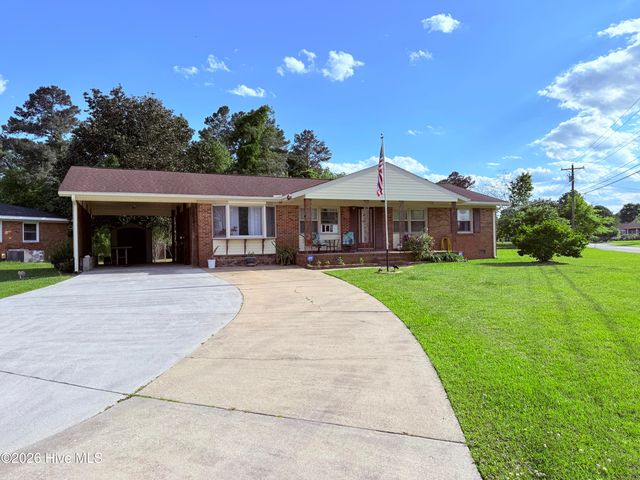 102 Yorkshire Drive, Jacksonville, NC 28546