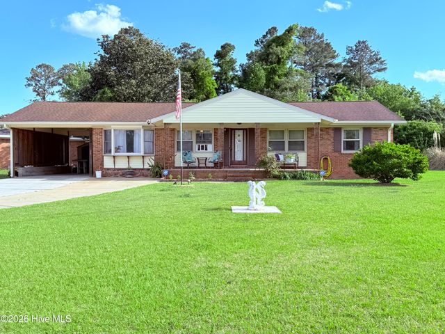 102 Yorkshire Drive, Jacksonville, NC 28546