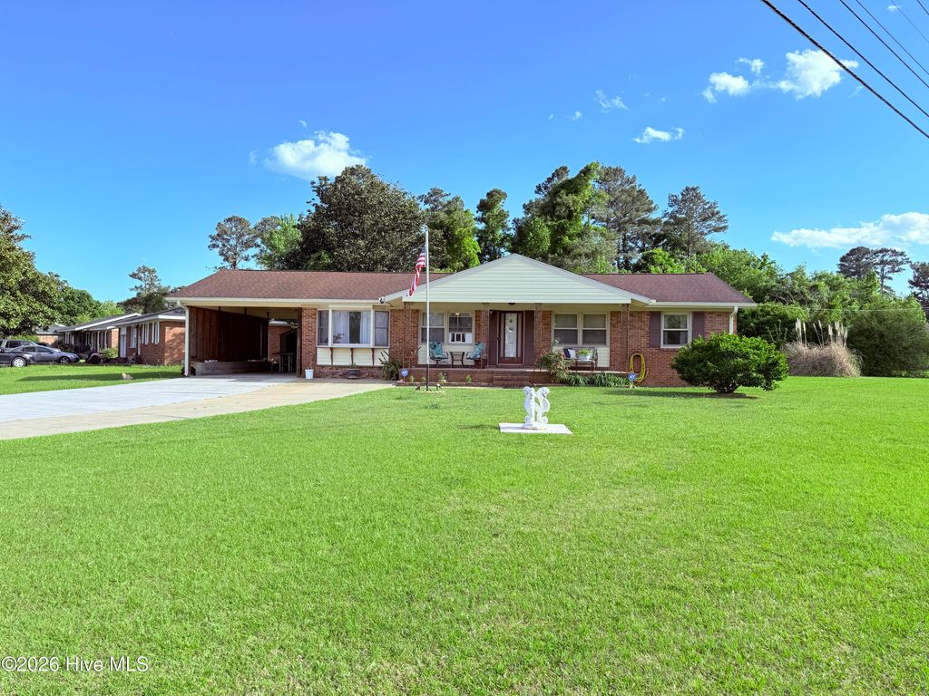 102 Yorkshire Drive, Jacksonville, NC 28546