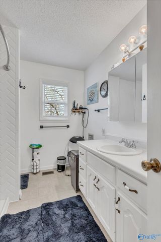 4219 Eva Road, Eva, AL 35621