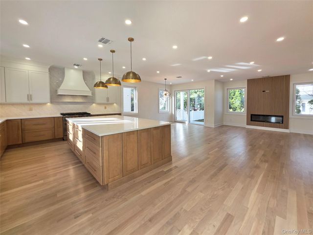 208 Wetherill Road, Garden City, NY 11530