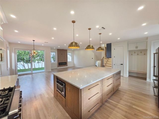 208 Wetherill Road, Garden City, NY 11530