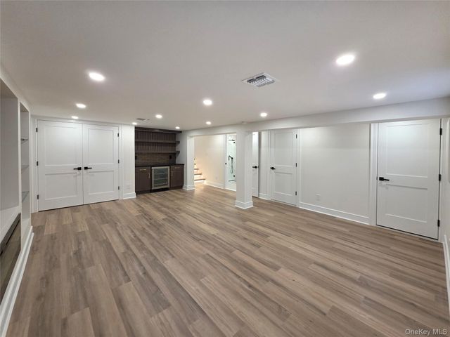 208 Wetherill Road, Garden City, NY 11530