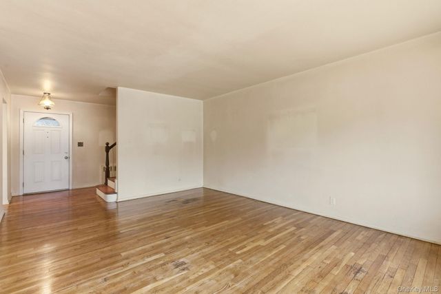 208 Weyford Terrace, Garden City, NY 11530