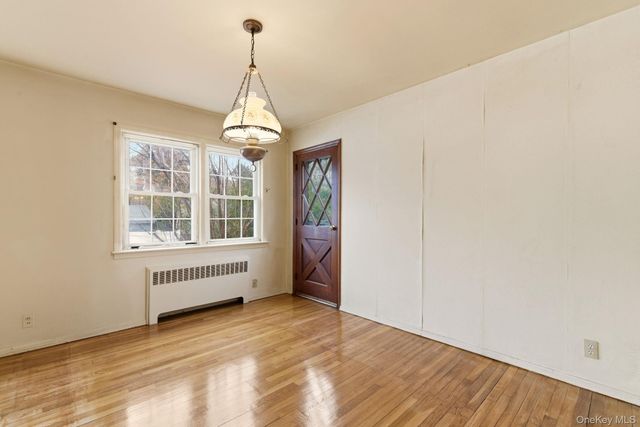 208 Weyford Terrace, Garden City, NY 11530