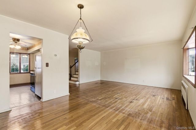 208 Weyford Terrace, Garden City, NY 11530