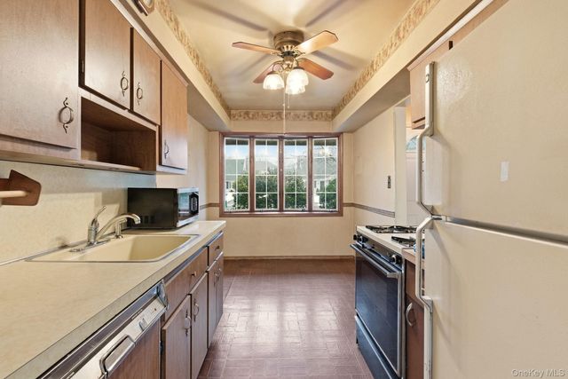 208 Weyford Terrace, Garden City, NY 11530