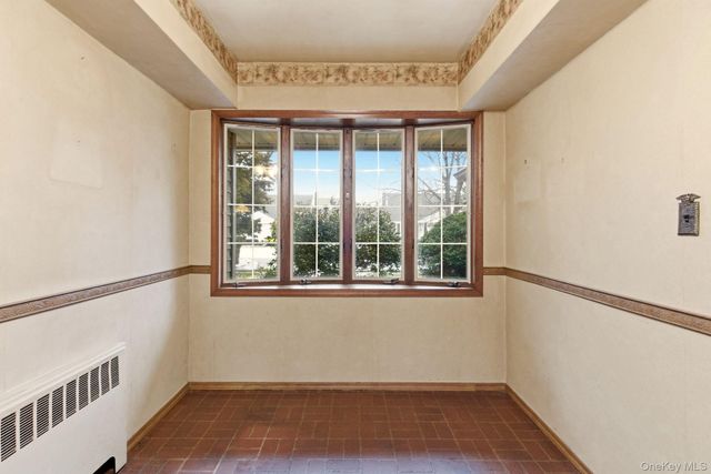 208 Weyford Terrace, Garden City, NY 11530