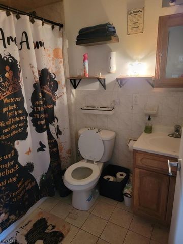 124 Amherst St 124A, East Orange City, NJ 07018