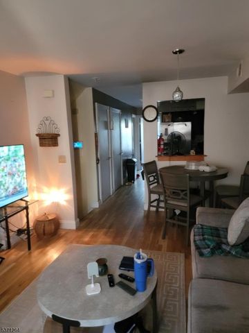 124 Amherst St 124A, East Orange City, NJ 07018