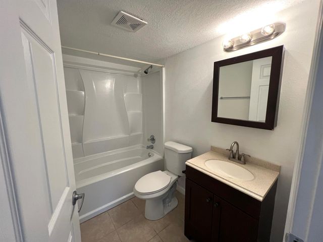 1115 Green Pine Boulevard D1, West Palm Beach, FL 33409