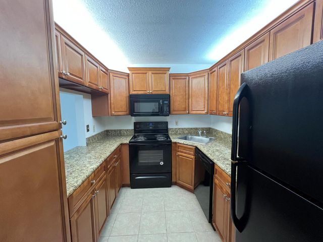 1115 Green Pine Boulevard D1, West Palm Beach, FL 33409