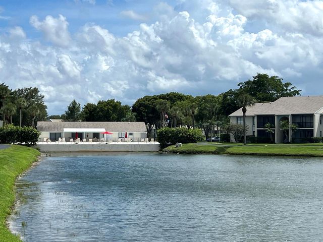 1115 Green Pine Boulevard D1, West Palm Beach, FL 33409