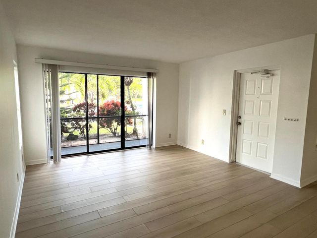 1115 Green Pine Boulevard D1, West Palm Beach, FL 33409