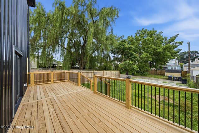1032 Lydia St, Louisville, KY 40217