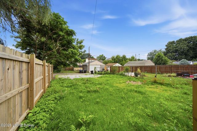 1032 Lydia St, Louisville, KY 40217
