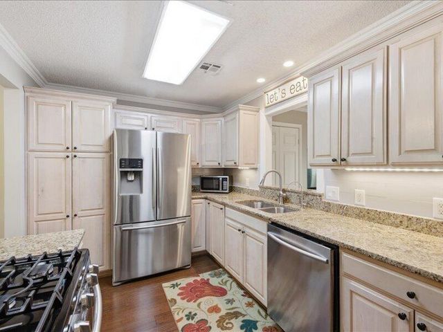 31990 S 624 Place B2, Grove, OK 74344