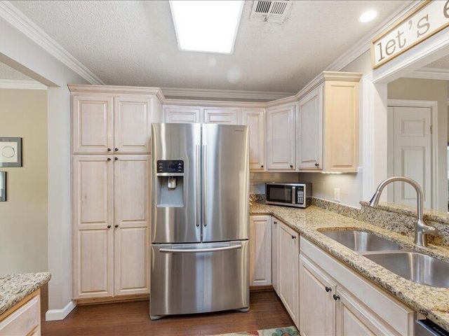 31990 S 624 Place B2, Grove, OK 74344