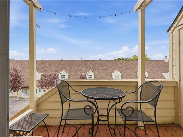 31990 S 624 Place B2, Grove, OK 74344