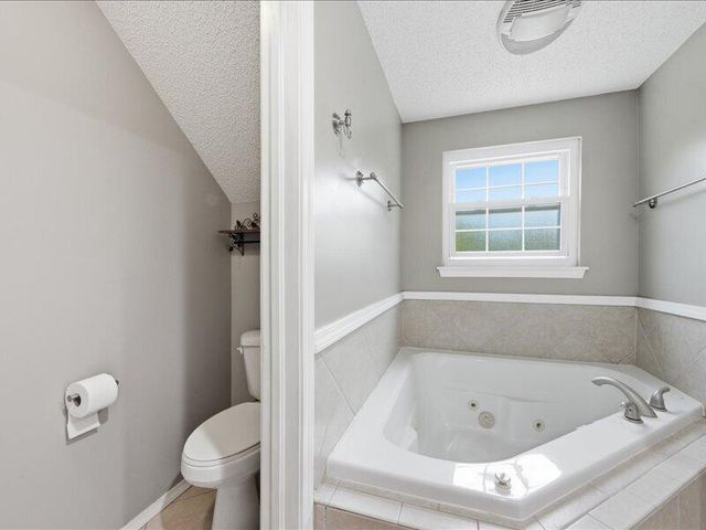 31990 S 624 Place B2, Grove, OK 74344