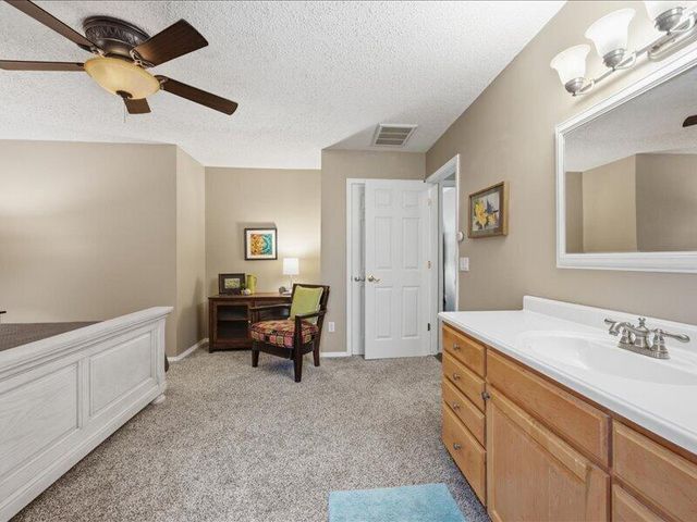 31990 S 624 Place B2, Grove, OK 74344