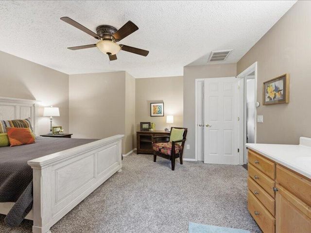 31990 S 624 Place B2, Grove, OK 74344