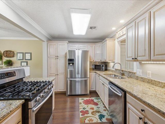31990 S 624 Place B2, Grove, OK 74344