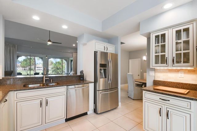 206 Ryder Cup Circle S, Palm Beach Gardens, FL 33418