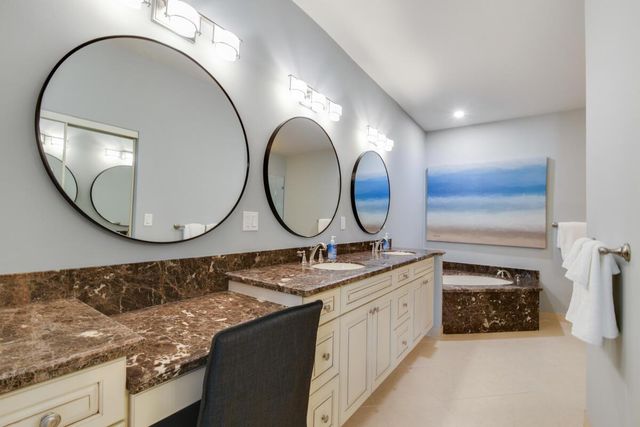 206 Ryder Cup Circle S, Palm Beach Gardens, FL 33418