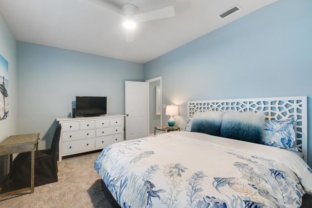 206 Ryder Cup Circle S, Palm Beach Gardens, FL 33418
