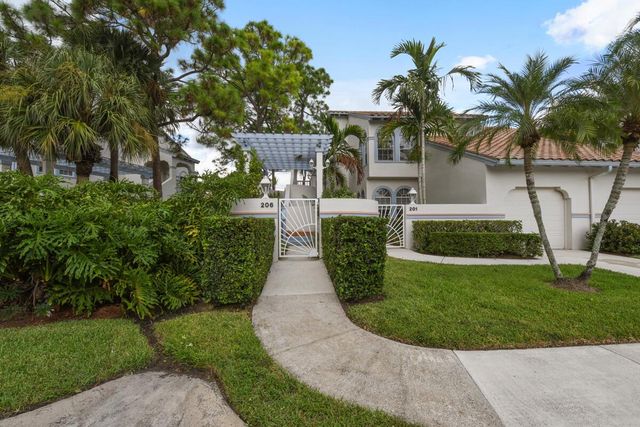 206 Ryder Cup Circle S, Palm Beach Gardens, FL 33418