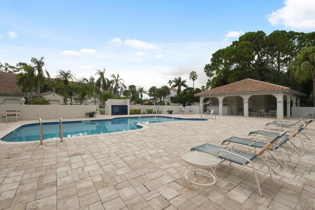 206 Ryder Cup Circle S, Palm Beach Gardens, FL 33418