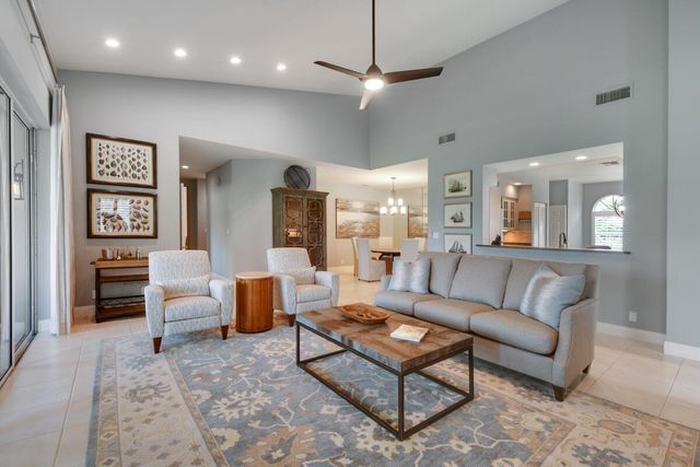 206 Ryder Cup Circle S, Palm Beach Gardens, FL 33418