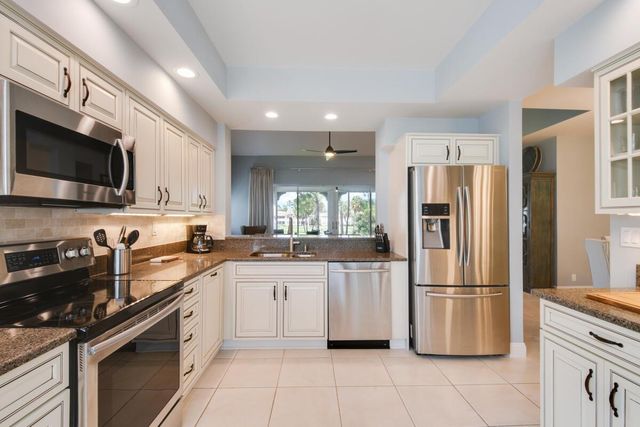 206 Ryder Cup Circle S, Palm Beach Gardens, FL 33418