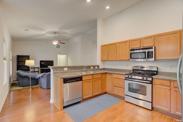 3025 Paradise Circle, Newburgh, IN 47630