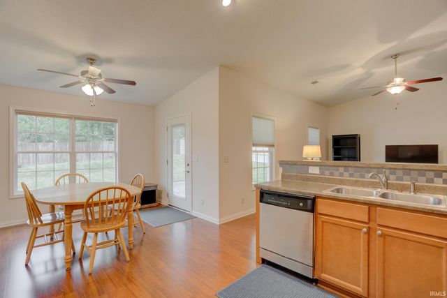 3025 Paradise Circle, Newburgh, IN 47630