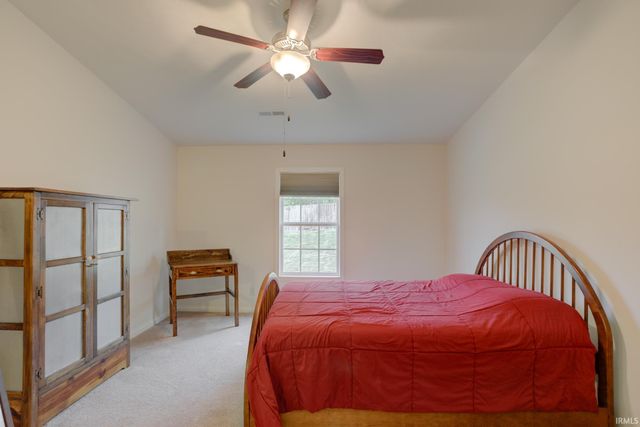 3025 Paradise Circle, Newburgh, IN 47630