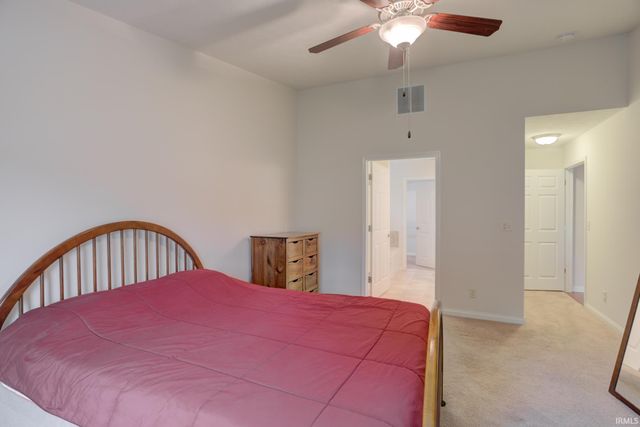 3025 Paradise Circle, Newburgh, IN 47630