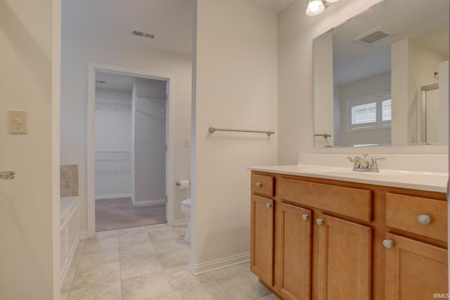 3025 Paradise Circle, Newburgh, IN 47630