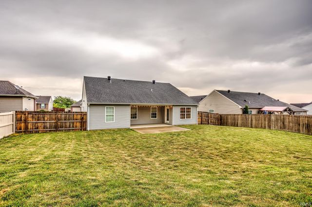 3025 Paradise Circle, Newburgh, IN 47630