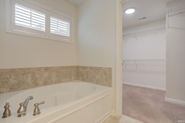 3025 Paradise Circle, Newburgh, IN 47630