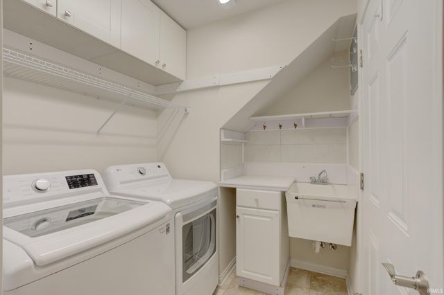 3025 Paradise Circle, Newburgh, IN 47630