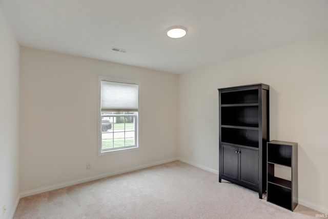 3025 Paradise Circle, Newburgh, IN 47630