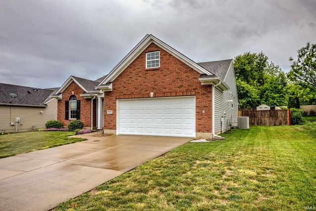 3025 Paradise Circle, Newburgh, IN 47630