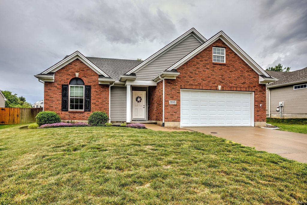 3025 Paradise Circle, Newburgh, IN 47630